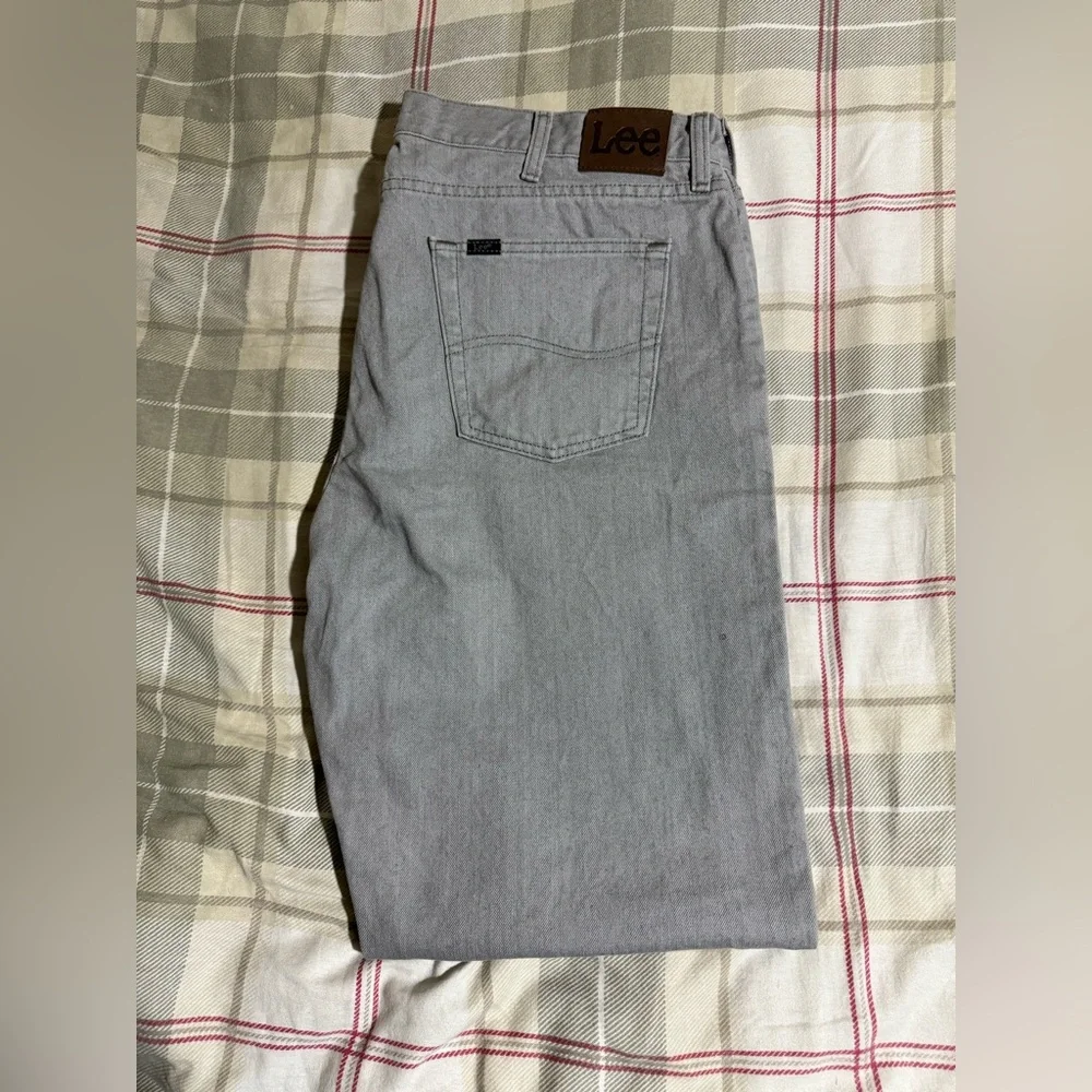 Lee Men's Light Gray Straight Jeans NWOT